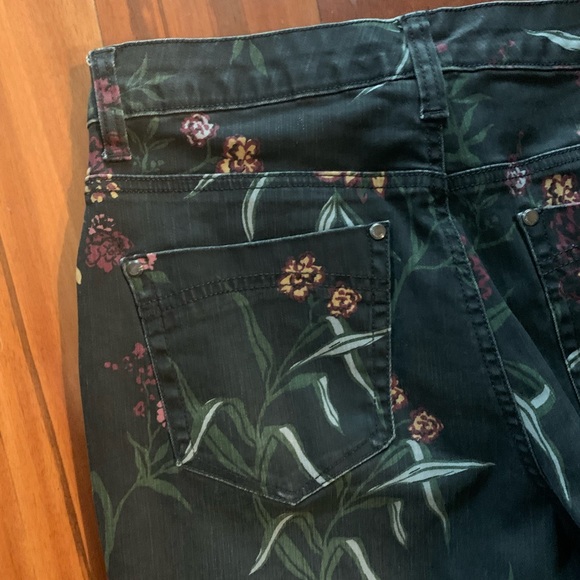 Black Floral “Amy” Straight Leg Jeans { Bandolino } - Picture 5 of 11